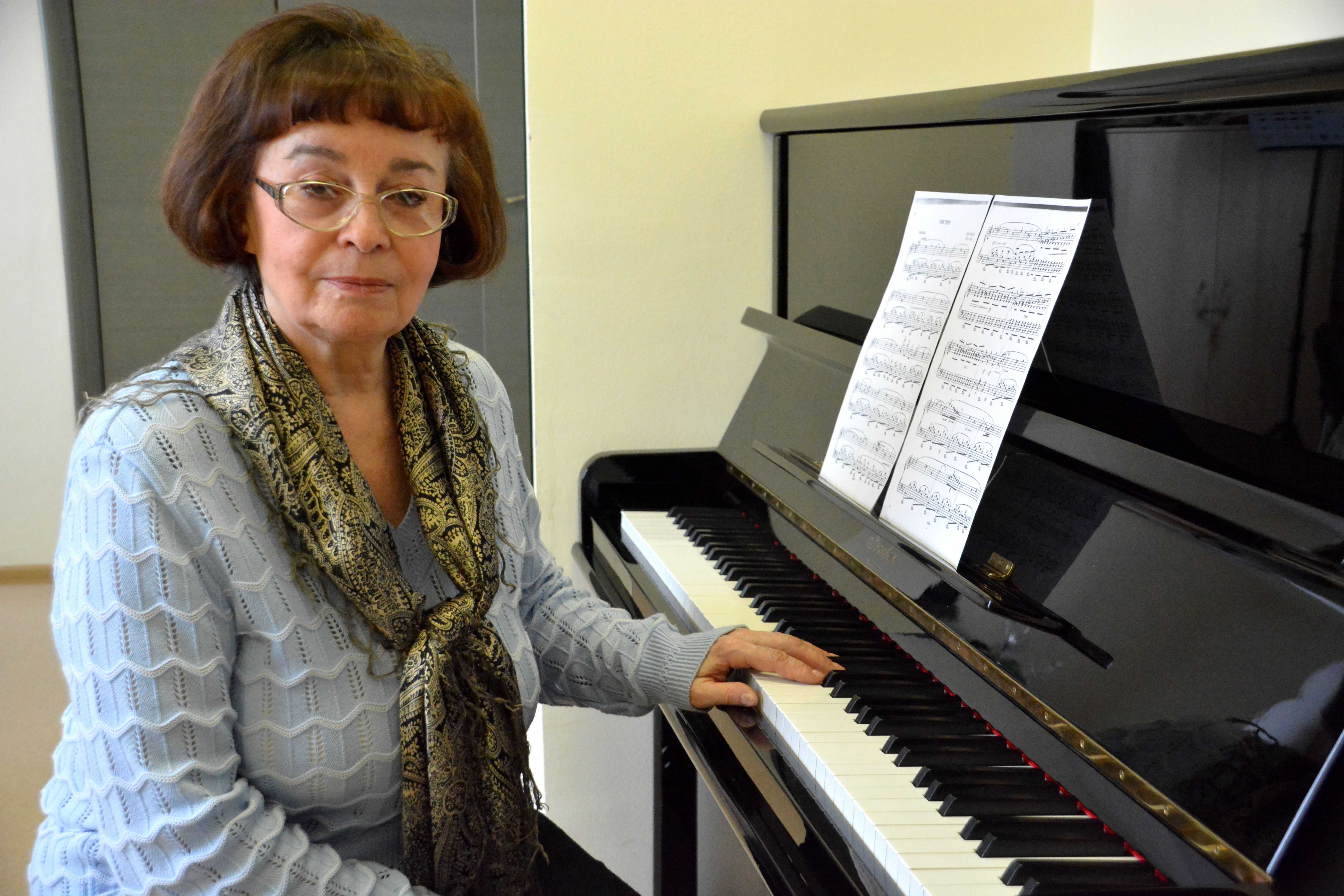 Скачать песню анна жаркова - ко дню учителя бесплатно и слушать онлайн | zvyki.com